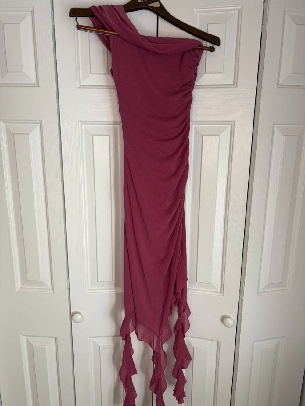 Hello Molly One-Shoulder Ruched Ruffle Dress - Picture 4 of 4